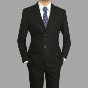 畢業季是否需要選擇定制西服進行面試？